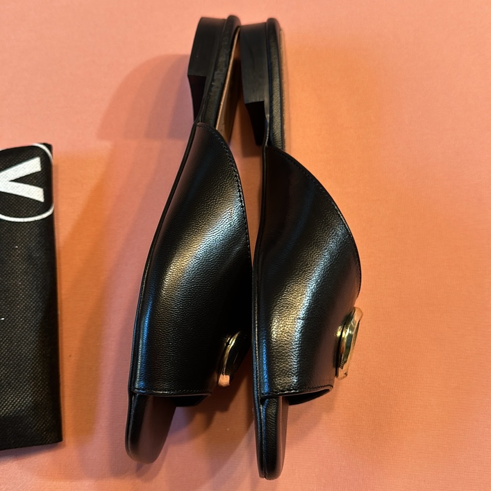 New Valentino Leather Sandals. Black. Size 8. Dust Bag Included. - Picture 4 of 8